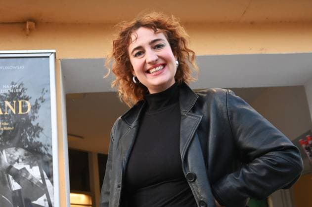 Filmpremiere von BONNIE in Regensburg, Ostentor-Kino. Bonnie ist eine Münchner Action-Komödie, ein Spielfilm aus dem Jahr 2026 von Mark Lohr. Der Independent-Spielfilm wurde von der bayerischen Produktionsfirma Slamming Sheep Film produziert. Der Film läuft seit 3. September 2026 in den Kinos. Foto: Hauptdarsteller - Schauspielerin Corinna Blädel