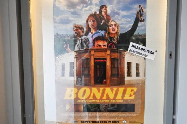 Filmpremiere von BONNIE in Regensburg, Ostentor-Kino. Bonnie ist eine Münchner Action-Komödie, ein Spielfilm aus dem Jahr 2026 von Mark Lohr. Der Independent-Spielfilm wurde von der bayerischen Produktionsfirma Slamming Sheep Film produziert. Der Film läuft seit 3. September 2026 in den Kinos. Foto: Filmplakat, Kinoplakat.