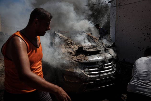 Israeli army targets vehicle in Deir al-Balah DEIR AL-BALAH, GAZA, PALESTINE – SEPTEMBER 24: A vehicle targeted by the Israeli army is seen in the eastern part of Deir al-Balah in Gaza, Palestine, on September 24, 2026. A Palestinian was killed in the attack carried out by an unmanned aerial vehicle (UAV). Palestinians who gathered at the scene after the attack tried to extinguish the fire that broke out in the vehicle. Abdalhkem Abu Riash Anadolu Deir al-Balah Gaza. Editorial use only. Please get in touch for any other usage.  Copyright: x2026xAnadoluxAbdalhkemxAbuxRiashx