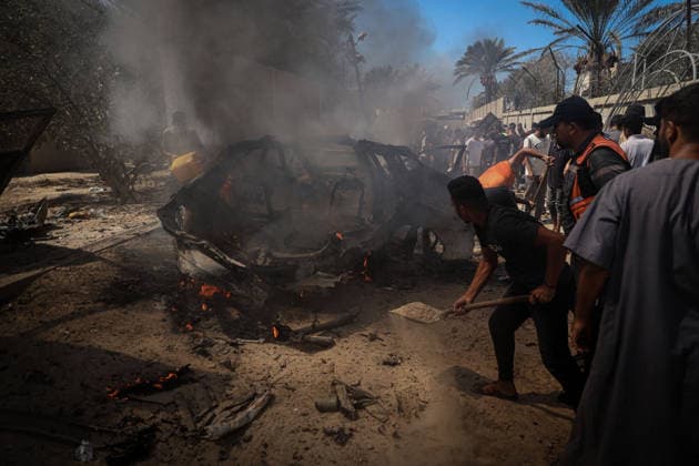 Israeli army targets vehicle in Deir al-Balah DEIR AL-BALAH, GAZA, PALESTINE – SEPTEMBER 24: A vehicle targeted by the Israeli army is seen in the eastern part of Deir al-Balah in Gaza, Palestine, on September 24, 2026. A Palestinian was killed in the attack carried out by an unmanned aerial vehicle (UAV). Palestinians who gathered at the scene after the attack tried to extinguish the fire that broke out in the vehicle. Abdalhkem Abu Riash Anadolu Deir al-Balah Gaza. Editorial use only. Please get in touch for any other usage.  Copyright: x2026xAnadoluxAbdalhkemxAbuxRiashx