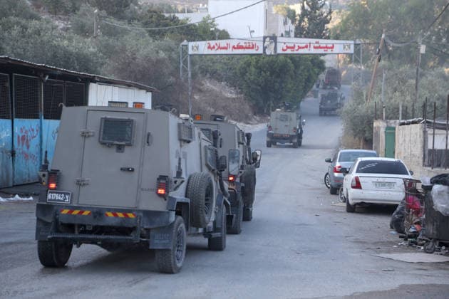 Palestinian-Israeli conflict in Nablus - 24 Sep 2026 Israeli military vehicles withdraw after completing the demolition of the family home of Palestinian prisoner Dawas Hassoun. Israeli army forces demolished the family home of Palestinian prisoner Dawas Hassoun, who is accused of killing an Israeli settler, in the village of Beit Marin, northwest of Nablus in the West Bank. Nablus Palestine Copyright: xNasserxIshtayehx xSOPAxImagesx Nishtayeh577