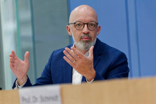 Herbst-Diagnose Wirtschaftsforscher 2026-09-24 Deutschland, Berlin Bundespressekonferenz: Die führenden Wirtschaftsforschungsinstitute geben ihre Gemeinschaftsdiagnose Herbst 2026 ab. Im Bild Prof. Dr. Timo Wollmershäuser, ifo Institut - Leibniz-Institut für Wirtschaftsforschung an der Universität München.