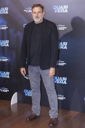 News - Photocall - QUASI VERA Fausto Brizzi attends the photocall of the movie QUASI VERA on September 24, 2026 at hotel Sina Bernini Bristol, Rome, Italy Rome Hotel Sina Bernini Bristol Italy Copyright: xEmanuelaxVertollix xLiveMediax LPN_2692204