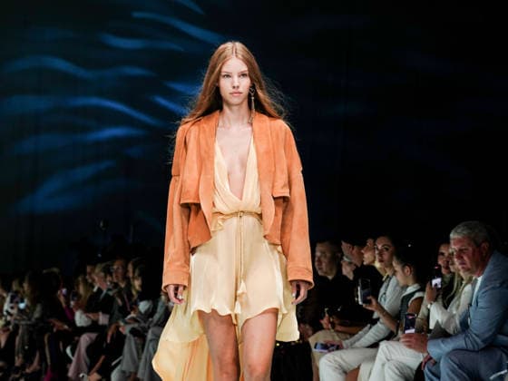 IPA88905282 - Milan, Milan Women™s Fashion Week Spring Summer 2027 - Women™s Fashion, Spring Summer 2027 - Genny fashion show - pictured on the runway: Model.  Copyright: xEmanuelexDexCarlix xEmanuelexDexCarlix IPA88905282