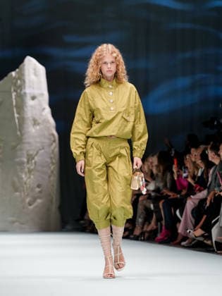 IPA88905309 - Milan, Milan Women™s Fashion Week Spring Summer 2027 - Women™s Fashion, Spring Summer 2027 - Genny fashion show - pictured on the runway: Model.  Copyright: xEmanuelexDexCarlix xEmanuelexDexCarlix IPA88905309