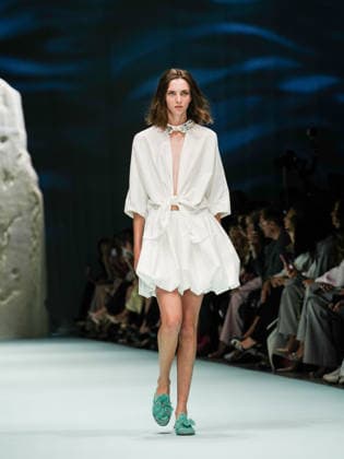 IPA88905336 - Milan, Milan Women™s Fashion Week Spring Summer 2027 - Women™s Fashion, Spring Summer 2027 - Genny fashion show - model pictured on the runway.  Copyright: xEmanuelexDexCarlix xEmanuelexDexCarlix IPA88905336