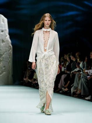 IPA88906686 - Milan, Milan Women™s Fashion Week Spring Summer 2027 - Women™s Fashion, Spring Summer 2027 - Genny fashion show - pictured on the runway: Model.  Copyright: xEmanuelexDexCarlix xEmanuelexDexCarlix IPA88906686