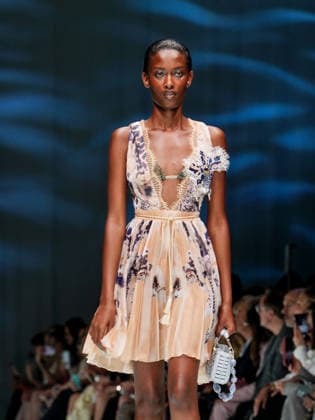 IPA88905317 - Milan, Milan Women™s Fashion Week Spring Summer 2027 - Women™s Fashion, Spring Summer 2027 - Genny fashion show - pictured on the runway: Model.  Copyright: xEmanuelexDexCarlix xEmanuelexDexCarlix IPA88905317