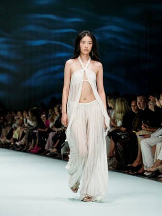IPA88906629 - Milan, Milan Women™s Fashion Week Spring Summer 2027 - Women™s Fashion, Spring Summer 2027 - Genny fashion show - pictured on the runway: Model.  Copyright: xEmanuelexDexCarlix xEmanuelexDexCarlix IPA88906629