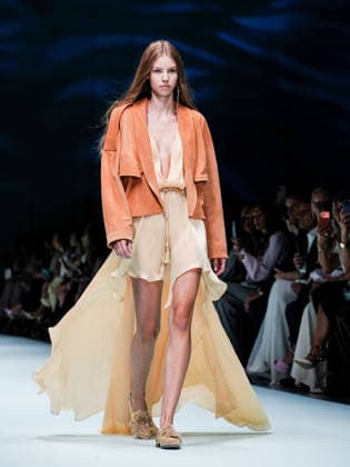 IPA88905278 - Milan, Milan Women™s Fashion Week Spring Summer 2027 - Women™s Fashion, Spring Summer 2027 - Genny fashion show - pictured on the runway: Model.  Copyright: xEmanuelexDexCarlix xEmanuelexDexCarlix IPA88905278