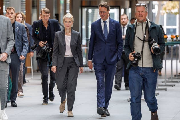 Bewerbung um Olympische und Paralympische Spiele KoelnRheinRuhr Ministerpraesident Hendrik Wuest und Ministerpraesidentin Manuela Schwesig der Bewerbung um Olympische und Paralympische Spiele KoelnRheinRuhr am 24.09.26 in Berlin. Berlin Berlin Deutschland Westwind