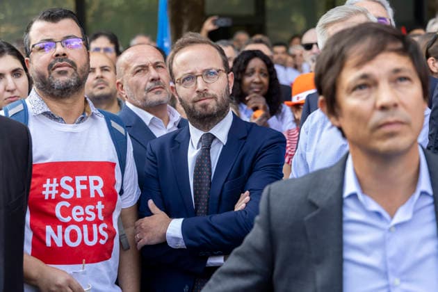 Paris, France September 24, 2026 - Protest of Altice France group employees. Employees of the Altice France group, the parent company of the SFR telecom operator which is set to be sold to its competitors are protesting to defend their jobs as a major overhaul of the sector looms - Chairman and Chief Executive Officer of Altice France, Arthur Dreyfuss ALTICE, SFR, SYNDICATS, TELECOM, ECONOMIE, GREVE, MANIFESTATION, OPERATEURS DE TELEPHONIE, FAI FOURNISSEURS D ACCES A INTERNET Copyright: xVincentxIsore IP3x