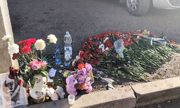 RUSSIA, STERLITAMAK - SEPTEMBER 24, 2026: A spontaneous memorial is seen near the Solnechny shopping center. The fire broke out on the shopping center’s second floor on September 22, spreading over 2,100 sq meters and killing four people. Ilfat Kinzyabayev TASS  98243773