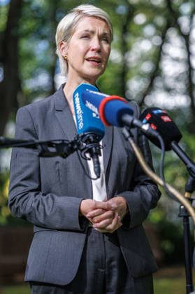 Bewerbung um Olympische und Paralympische Spiele KoelnRheinRuhr Ministerpraesident Hendrik Wuest und Ministerpraesidentin Manuela Schwesig im Rahmen der Bewerbung um Olympische und Paralympische Spiele KoelnRheinRuhr am 24.09.26 in Berlin. Berlin Berlin Deutschland Westwind