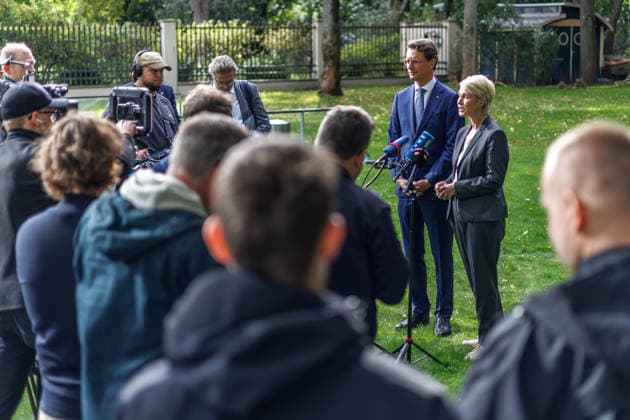 Bewerbung um Olympische und Paralympische Spiele KoelnRheinRuhr Ministerpraesident Hendrik Wuest und Ministerpraesidentin Manuela Schwesig im Rahmen der Bewerbung um Olympische und Paralympische Spiele KoelnRheinRuhr am 24.09.26 in Berlin. Berlin Berlin Deutschland Westwind