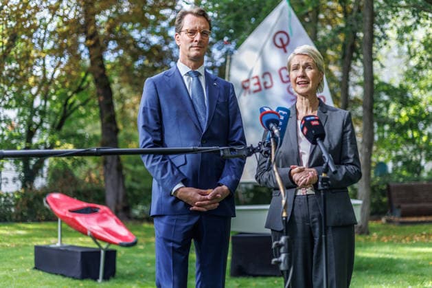 Bewerbung um Olympische und Paralympische Spiele KoelnRheinRuhr Ministerpraesident Hendrik Wuest und Ministerpraesidentin Manuela Schwesig im Rahmen der Bewerbung um Olympische und Paralympische Spiele KoelnRheinRuhr am 24.09.26 in Berlin. Berlin Berlin Deutschland Westwind