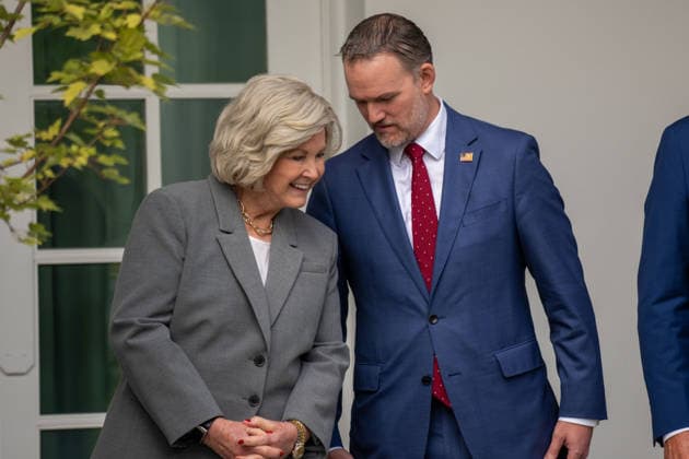 September 24, 2026, Washington, District Of Columbia, USA: White House Chief of Staff SUSIE WILES and U.S. Trade Representative JAMIESON GREER greet each other during the state arrival ceremony for Chinese President XI JINPING at the White House in Washington, DC, on September 24, 2026. Washington USA  - ZUMAs365 20260924_znp_s365_026 Copyright: xJoeyxSussmanx