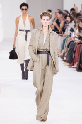IPA88919662 - Milan, Milan Women™s Fashion Week Spring Summer 2027 - Women™s Fashion, Spring Summer 2027 - Max Mara fashion show - pictured on the runway: Model  Copyright: xCinziaxCamelax xx IPA88919662
