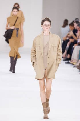 IPA88919677 - Milan, Milan Women™s Fashion Week Spring Summer 2027 - Women™s Fashion, Spring Summer 2027 - Max Mara fashion show - pictured on the runway: Model  Copyright: xCinziaxCamelax xx IPA88919677