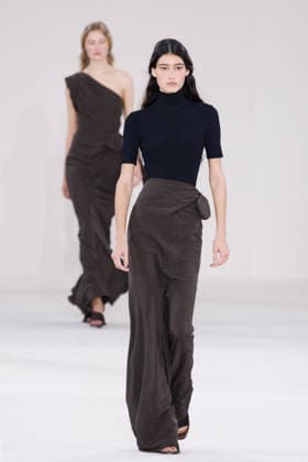 IPA88919681 - Milan, Milan Women™s Fashion Week Spring Summer 2027 - Women™s Fashion, Spring Summer 2027 - Max Mara fashion show - pictured on the runway: Model  Copyright: xCinziaxCamelax xx IPA88919681