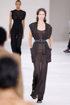 IPA88919684 - Milan, Milan Women™s Fashion Week Spring Summer 2027 - Women™s Fashion, Spring Summer 2027 - Max Mara fashion show - pictured on the runway: Model  Copyright: xCinziaxCamelax xx IPA88919684