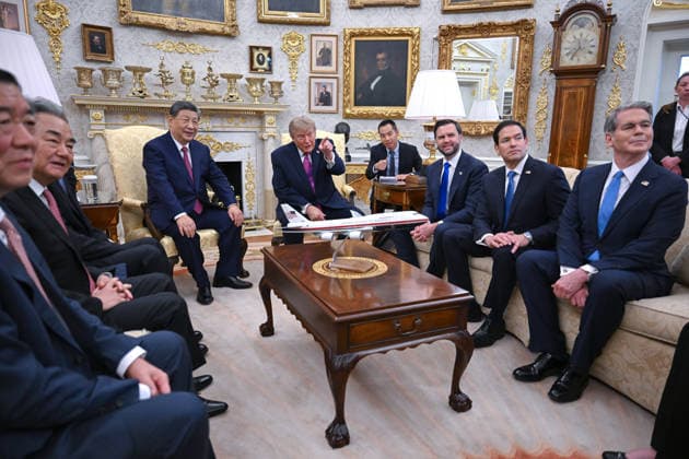 September 24, 2026, Washington, District Of Columbia, USA: United States President Donald J Trump and President Xi Jinping, of The PeopleÃ¢â‚¬â ¢s Republic of China, participate in a bilateral meeting in the Oval Office of the White House in Washington, DC, USA, on Thursday, September 24, 2026 Washington USA - ZUMAs152 20260924_faa_s152_011 Copyright: xAnnabellexGordonx-xPoolxviaxCNPx