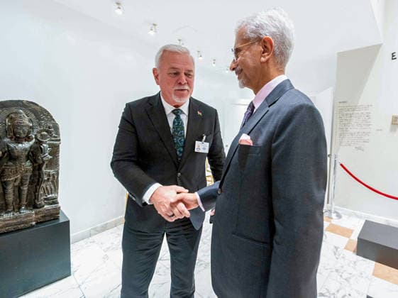 RECORD DATE NOT STATED EAM S. Jaishankar meets Vanuatu Health Minister Robert Bohn New York U.S. , Sep 24 (ANI): External Affairs Minister S. Jaishankar meets Health Minister of Vanuatu, Robert Bohn, on the sidelines of the 81st United Nations General Assembly (UNGA81), in New York on Thursday. (@DrSJaishankar X ANI Photo) New York USA Copyright: xANIx ANI_20260924278