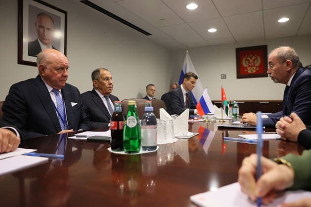 USA, NEW YORK CITY - SEPTEMBER 24, 2026: A meeting between Russia’s Minister of Foreign Affairs Sergei Lavrov (2nd L) and Jordan s Minister of Foreign Affairs and Expatriates Ayman Safadi (R)g at the UN Headquarters on the sidelines of the 81st session of the UN General Assembly. Alexander Shcherbak TASS  98248807
