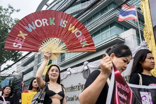 Activists rally in Bangkok for a bill to protect sex workers BANGKOK, THAILAND, SEPTEMBER 24, 2026: Sex workers™ rights activists demonstrate at the Ministry of Social Development and Human Security in Bangkok, calling for legislation to decriminalize sex work and provide labor protections. Thailand™s 1996 Prevention and Suppression of Prostitution Act criminalizes sex work, while rights groups are campaigning for legal recognition and access to labor and social protections. Bangkok Thailand Copyright: x xWatsawatxKoktabtimx xJNAxPressx