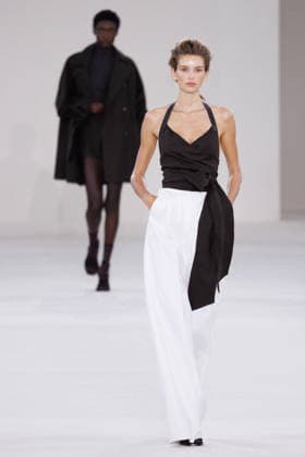 MFW - Max Mara Runway A model walks the runway during the Max Mara fashion show at Milan Women’s Fashion Week Spring Summer 2027 in Milan, Italy on September 24, 2026. Photo by Cinzia Camela IPA ABACAPRESS.COM Milan Italy  Copyright: xIPA ABACAx