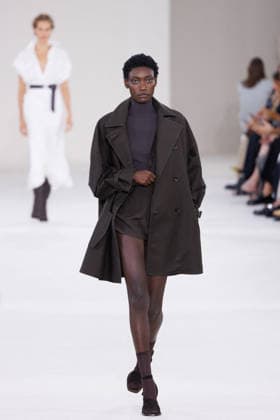 MFW - Max Mara Runway A model walks the runway during the Max Mara fashion show at Milan Women’s Fashion Week Spring Summer 2027 in Milan, Italy on September 24, 2026. Photo by Cinzia Camela IPA ABACAPRESS.COM Milan Italy  Copyright: xIPA ABACAx