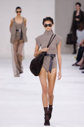MFW - Max Mara Runway A model walks the runway during the Max Mara fashion show at Milan Women’s Fashion Week Spring Summer 2027 in Milan, Italy on September 24, 2026. Photo by Cinzia Camela IPA ABACAPRESS.COM Milan Italy  Copyright: xIPA ABACAx