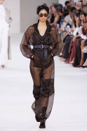 MFW - Max Mara Runway A model walks the runway during the Max Mara fashion show at Milan Women’s Fashion Week Spring Summer 2027 in Milan, Italy on September 24, 2026. Photo by Cinzia Camela IPA ABACAPRESS.COM Milan Italy  Copyright: xIPA ABACAx