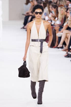 MFW - Max Mara Runway A model walks the runway during the Max Mara fashion show at Milan Women’s Fashion Week Spring Summer 2027 in Milan, Italy on September 24, 2026. Photo by Cinzia Camela IPA ABACAPRESS.COM Milan Italy  Copyright: xIPA ABACAx