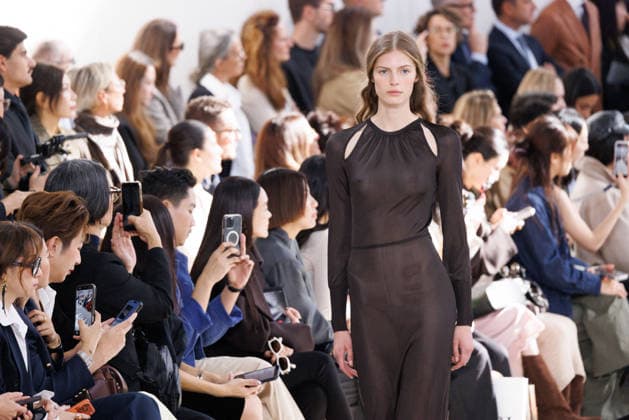 MFW - Max Mara Runway A model walks the runway during the Max Mara fashion show at Milan Women’s Fashion Week Spring Summer 2027 in Milan, Italy on September 24, 2026. Photo by Cinzia Camela IPA ABACAPRESS.COM Milan Italy  Copyright: xIPA ABACAx