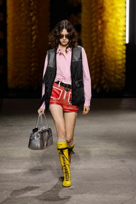 Runway at the Onitsuka Tiger fashion show during Milan Fashion Week Women s Spring Summer 2027 on September 23, 2026, in Milan, Italy Bestimage Milano Italy  Copyright: xAgencex xBestimagexAgencex xBestimagex