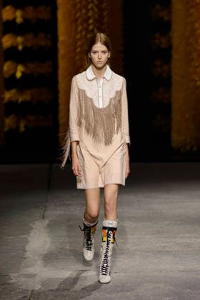 Runway at the Onitsuka Tiger fashion show during Milan Fashion Week Women s Spring Summer 2027 on September 23, 2026, in Milan, Italy Bestimage Milano Italy  Copyright: xAgencex xBestimagexAgencex xBestimagex