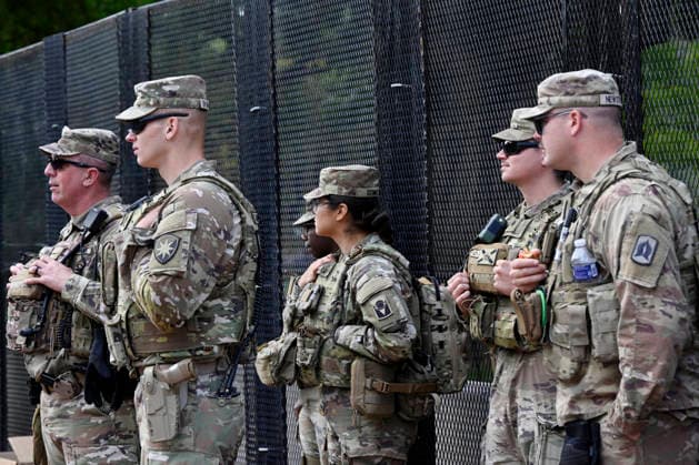 Protesters Demonstrate Against China During Xi Visit In Washington, DC Members of the National Guard are deployed around the White House perimeter to maintain security and monitor demonstrators during Chinese President Xi Jinping s state visit and meeting with President Donald Trumpon September 24, 2026 in Washington, DC. Photo by Olivier Douliery ABACAPRESS.COM Washington DC United States  Copyright: xDoulieryxOlivier ABACAx