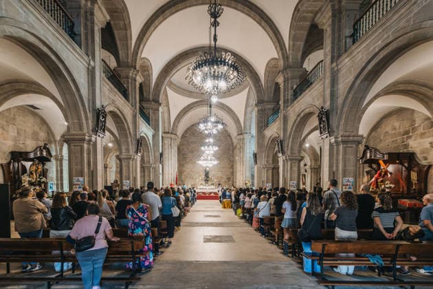 Mass in Marín, Pontevedra, for the victims of the earthquake that occurred in late June in Venezuela Mass for the victims from the municipality who lost their lives in the earthquake in Venezuela last June, on September 24, 2026, in Marín, Pontevedra, Galicia, Spain. The new parish church in Marín is hosting a Mass in memory of Lía, Ulises, Adela, and Yhosvany—a family of Venezuelan origin residing in the municipality—who died in the earthquakes that struck La Guaira last June. The event, organized by the educational community of the Colegio Inmaculada, is also dedicated to the victims of other natural disasters. SEPTEMBER 24, 2026 PARISH GALICIA GALICIANS VENEZUELA EARTHQUAKE TRIBUTE VENEZUELAN COMMUNITY VENEZUELANS NATURAL DISASTER VICTI Copyright: xBeatrizxCiscarx 7797291