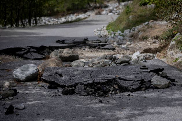 Vehicles Evacuated by Helicopter After Floods - France Broken slabs of asphalt lie among rocks where the flood destroyed the RD204T. Nine vehicles stranded at the Pre de Madame Carle were evacuated by helicopter after floods on August 28 destroyed several sections of the RD204T access road. Ailefroide, Vallouise-Pelvoux, Hautes-Alpes, France, September 24, 2026. Photo by Thibaut Durand ABACAPRESS.COM vallouise-pelvoux PROVENCE-ALPES-COTE D AZUR France  Copyright: xDurandxThibaut ABACAx
