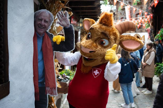 Europa Park, Rust, Schweizer Themenbereich, Walliser Dorf, offizielle Eröffnung des Emil Hüüsli, Emil Steinberger, Emils Bühnenwelt, Ausstellung, Schweizer Künstler, Komiker, Schauspieler, Lebenswerk, Unterhaltung, Kultur, Freizeitpark, neue Attraktion, Tourismus, Symbolfoto Rust Europa Park Baden-Württemberg Deutschland Copyright: xFINLEYxMÖRCHx