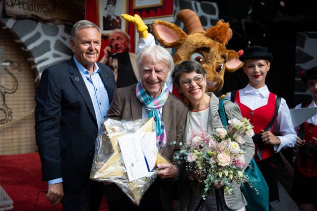 Europa Park, Rust, Schweizer Themenbereich, Walliser Dorf, offizielle Eröffnung des Emil Hüüsli, Emil Steinberger, Emils Bühnenwelt, Ausstellung, Schweizer Künstler, Komiker, Schauspieler, Lebenswerk, Unterhaltung, Kultur, Freizeitpark, neue Attraktion, Tourismus, Symbolfoto Roland Mack, Niccel Steinberger, Rust Europa Park Baden-Württemberg Deutschland Copyright: xFINLEYxMÖRCHx