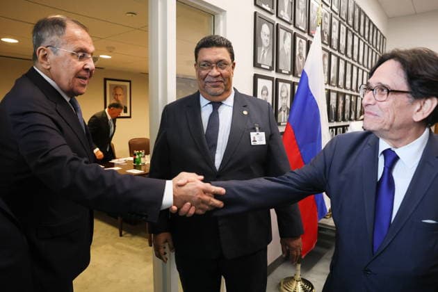 USA, NEW YORK New York City - SEPTEMBER 24, 2026: Russia™s Minister of Foreign Affairs Sergei Lavrov, Nicaragua s Minister of Foreign Affairs Valdrack Jaentschke and Nicaragua s Co-Minister of Foreign Affairs Denis Moncada (L-R) are seen before a meeting at the UN Headquarters on the sidelines of the 81st session of the UN General Assembly New York City USA  - ZUMAt113 20260924_zaa_t113_408 Copyright: xAlexanderxShcherbakx