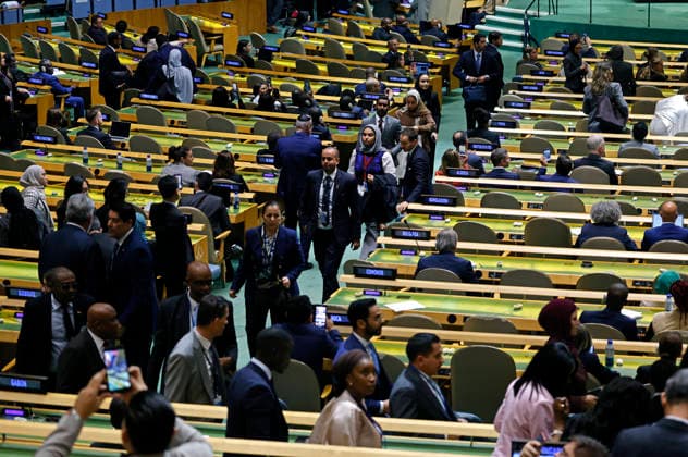 Delegates and diplomats walk out of the GA Hall as Prime Minister of Israel Benjamin Netanyahu begins speaking at the UN General Assembly 81st session General Debate at the United Nations Headquarters on Thursday, September 24, 2026 in New York City.  NYP202609244023 PETERxFOLEY