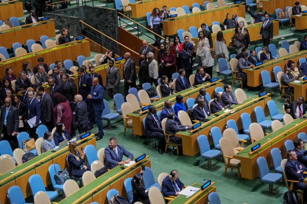 Members of some delegations walked out of the hall during Israeli Prime Minister Benjamin Netanyahu’s speech at the 81st United Nations General Assembly in New York, United States, 24 September 2026. Netanyahu’s speech was once again marked this year by the departure of numerous representatives from the hall when he took the floor. If there are any more moral cowards who want to leave the hall, let them do so now, Netanyahu himself said before beginning his speech. Delegates walk out of UN General Assembly Debate during Netanyahu s speech !ACHTUNG: NUR REDAKTIONELLE NUTZUNG!  Copyright: xÁngelxColmenaresx AME225 20260924-55021496165_1