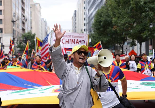 September 24, 2026, Washington, District Of Columbia, USA: Demonstrators from the Free Tibet movement protest against Chinese President Xi Jinping s state visit in Washington, DC, as they march toward the US Capitol on September 24, 2026. President Xi is on a State visit to the United States from September 23 to 25. Washington USA  - ZUMAs337 20260924_znp_s337_008 Copyright: xGentxShkullakux