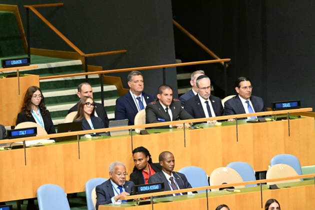 September 24, 2026, New York, New York, USA: Ambassador of Israel to the United Nations Danny Danon, far right, listens as Prime Minister Benjamin Netanyhu of Israel speaks during day 3 of the opening of the 81st Session of the United Nations General Assembly at UN Headquarters in New York, New York, USA on Thursday, 24 September, 2026 New York USA - ZUMAs152 20260924_faa_s152_325 Copyright: xKylexMazza CNPx