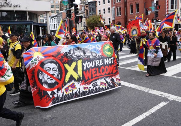 September 24, 2026, Washington, District Of Columbia, USA: Demonstrators from the Free Tibet movement protest against Chinese President Xi Jinping s state visit in Washington, DC, as they march toward the US Capitol on September 24, 2026. President Xi is on a State visit to the United States from September 23 to 25. Washington USA - ZUMAs337 20260924_znp_s337_012 Copyright: xGentxShkullakux