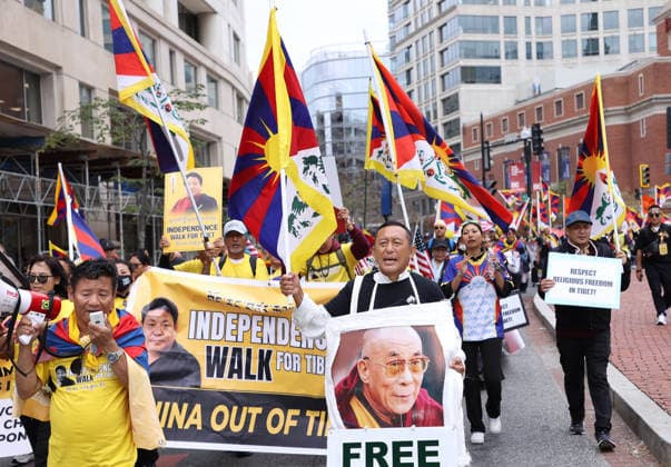 September 24, 2026, Washington, District Of Columbia, USA: Demonstrators from the Free Tibet movement protest against Chinese President Xi Jinping s state visit in Washington, DC, as they march toward the US Capitol on September 24, 2026. President Xi is on a State visit to the United States from September 23 to 25. Washington USA - ZUMAs337 20260924_znp_s337_003 Copyright: xGentxShkullakux