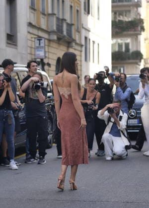 IPA88927153 - Milan, Milan Women s Fashion Week: Spring Summer 2026 2027 - Women s Fashion, Spring Summer 2026–2027 - Alberta Ferretti fashion show - Pictured: Guest  Copyright: xLucaxPontix xLucaPonti IpaAgencyx IPA88927153